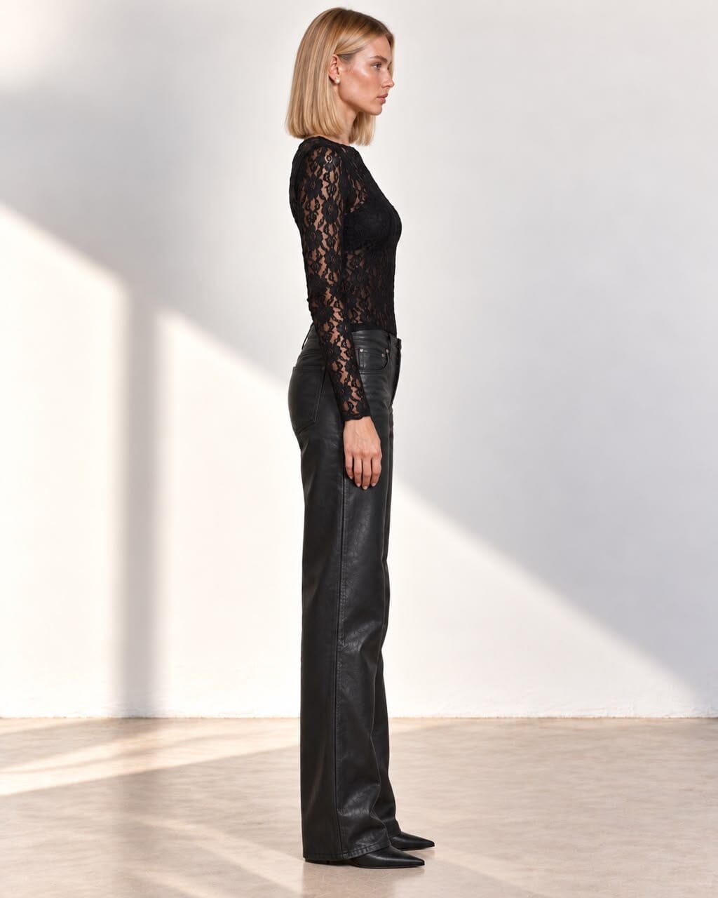 THE MORO LACE TOP - BLACK Tops & Jumpers Fizzi 